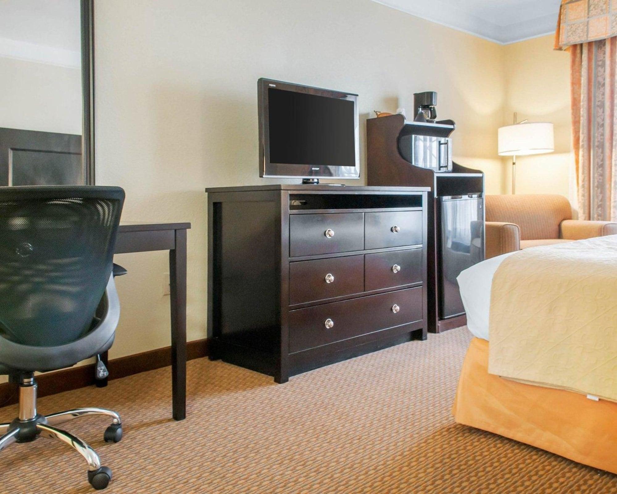 Quality Inn & Suites Gallup I-40 Exit 20 エクステリア 写真