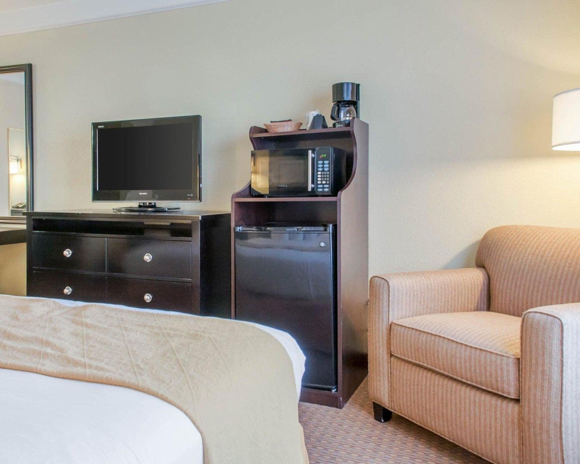 Quality Inn & Suites Gallup I-40 Exit 20 エクステリア 写真
