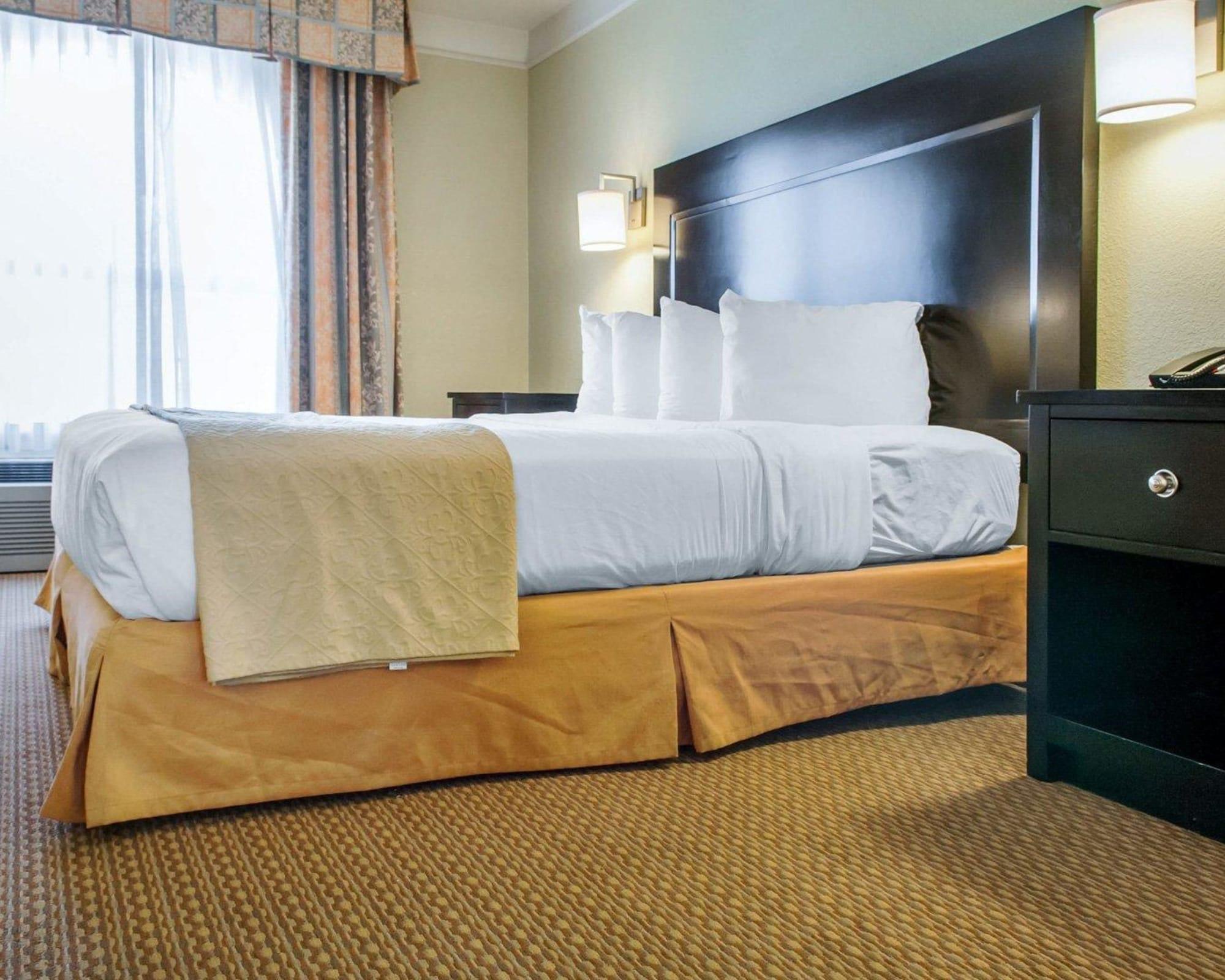 Quality Inn & Suites Gallup I-40 Exit 20 エクステリア 写真