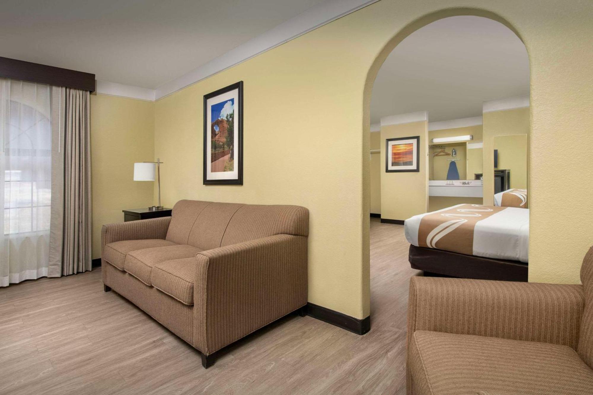 Quality Inn & Suites Gallup I-40 Exit 20 エクステリア 写真
