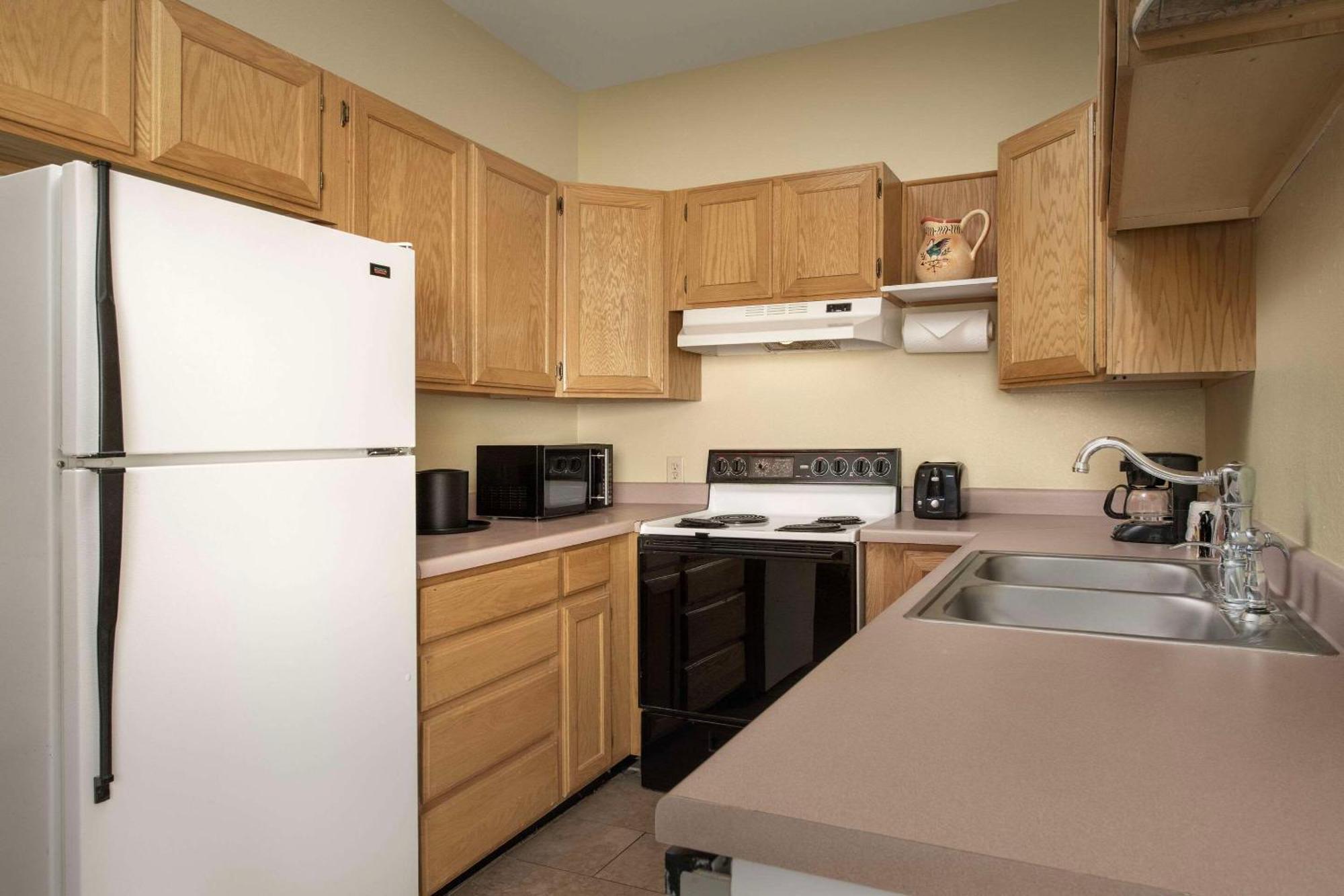 Quality Inn & Suites Gallup I-40 Exit 20 エクステリア 写真