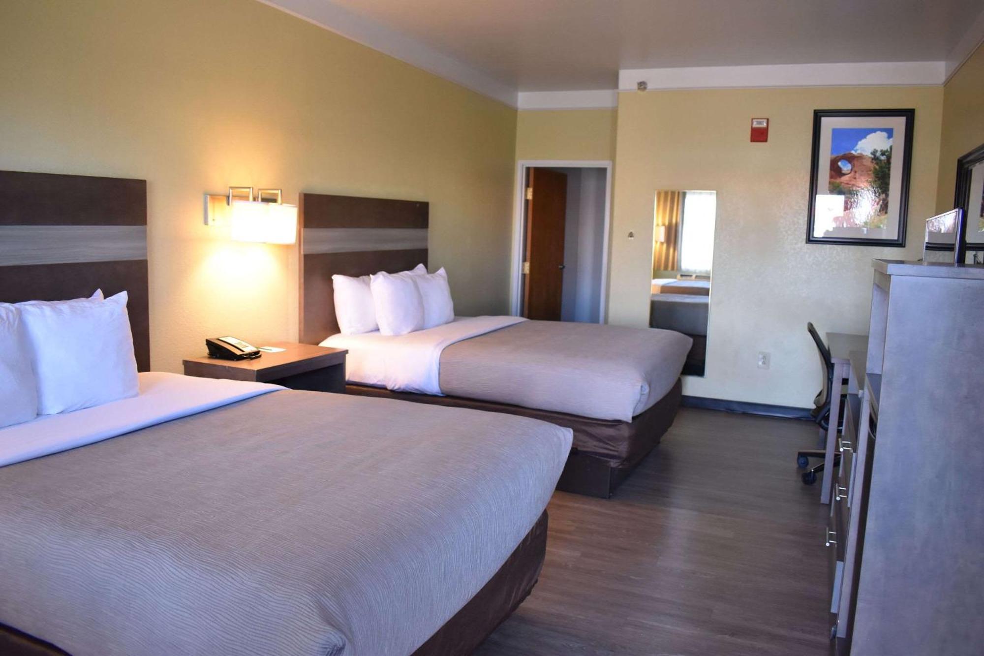 Quality Inn & Suites Gallup I-40 Exit 20 エクステリア 写真