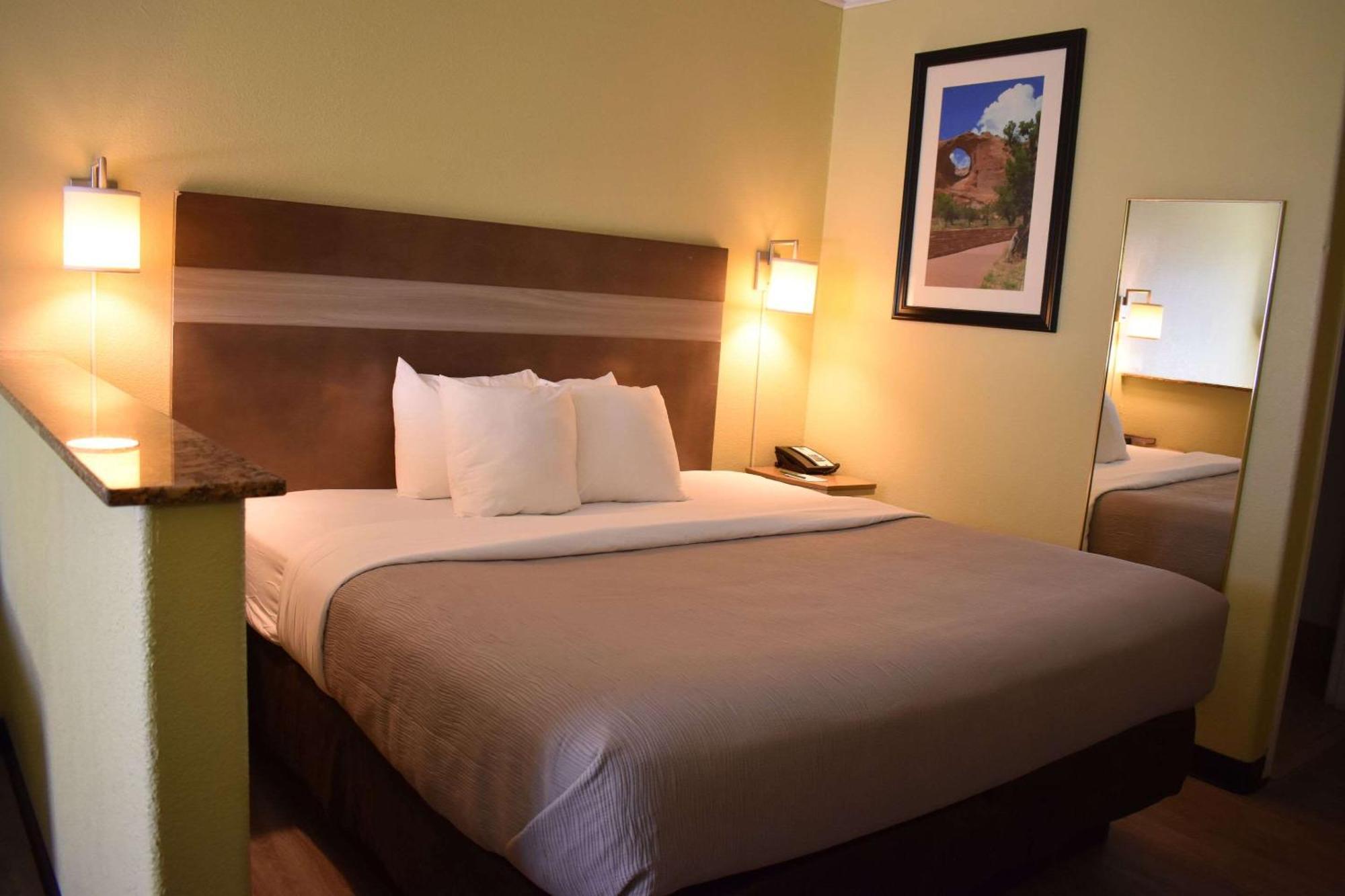 Quality Inn & Suites Gallup I-40 Exit 20 エクステリア 写真