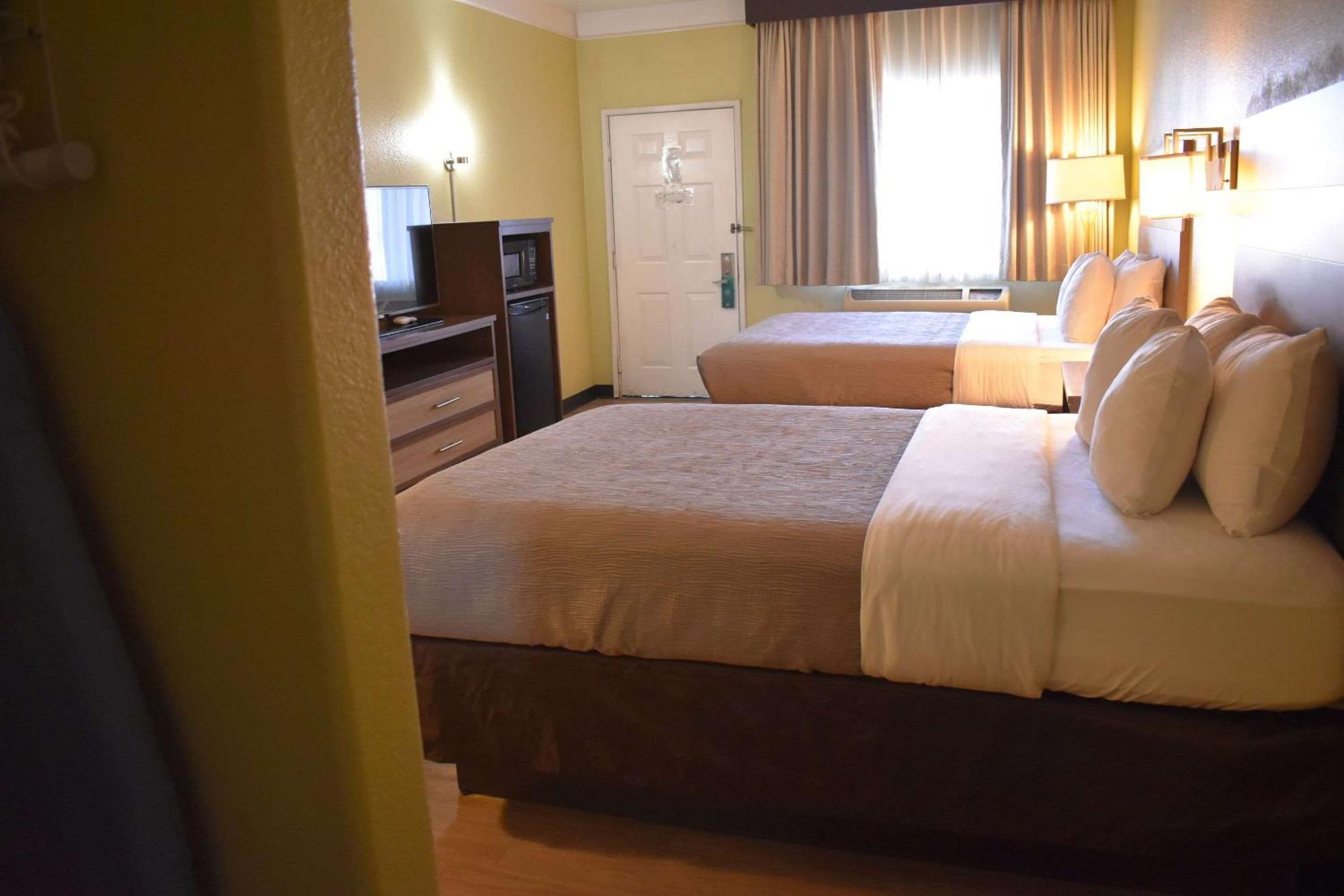 Quality Inn & Suites Gallup I-40 Exit 20 エクステリア 写真