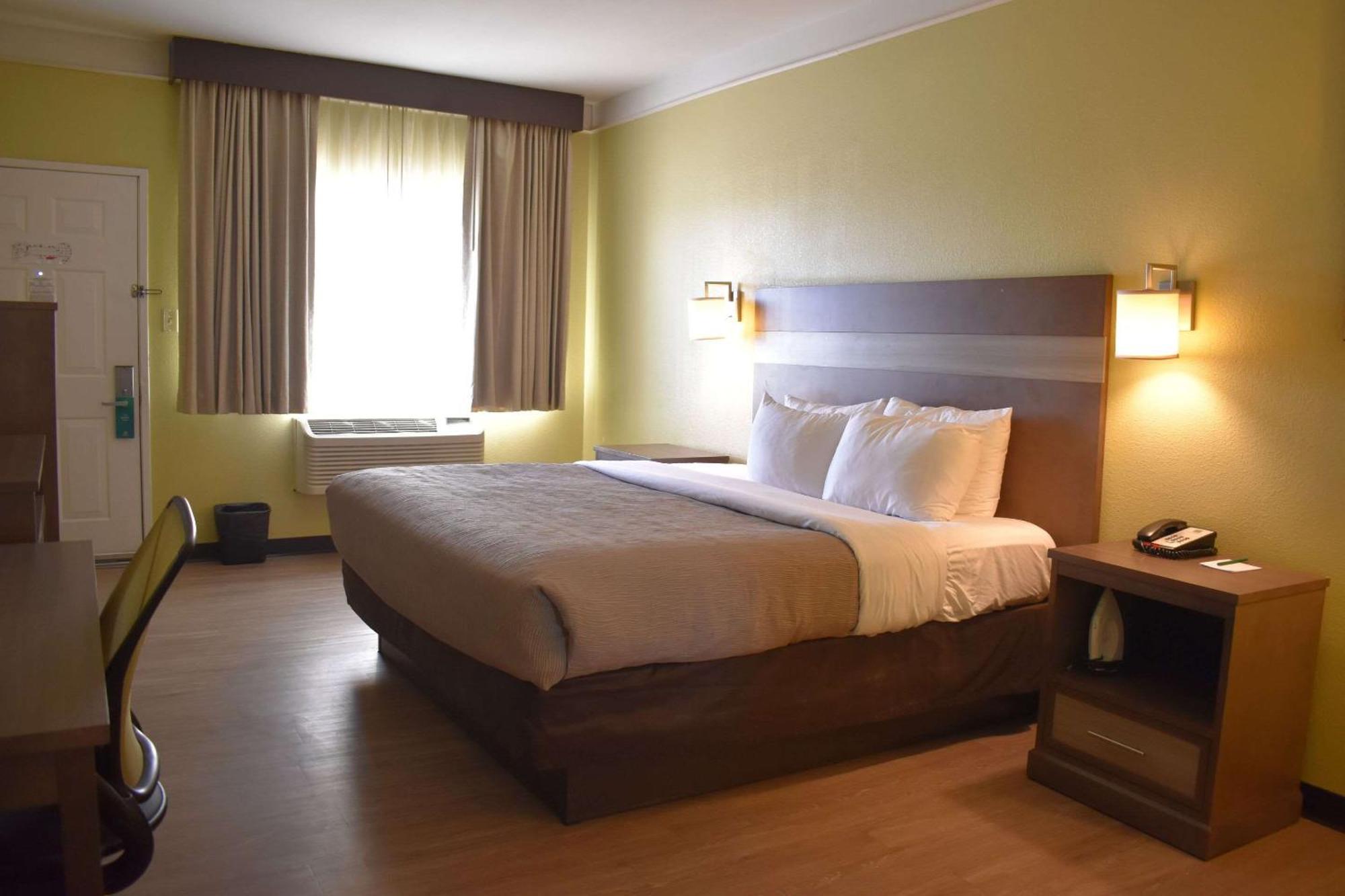 Quality Inn & Suites Gallup I-40 Exit 20 エクステリア 写真