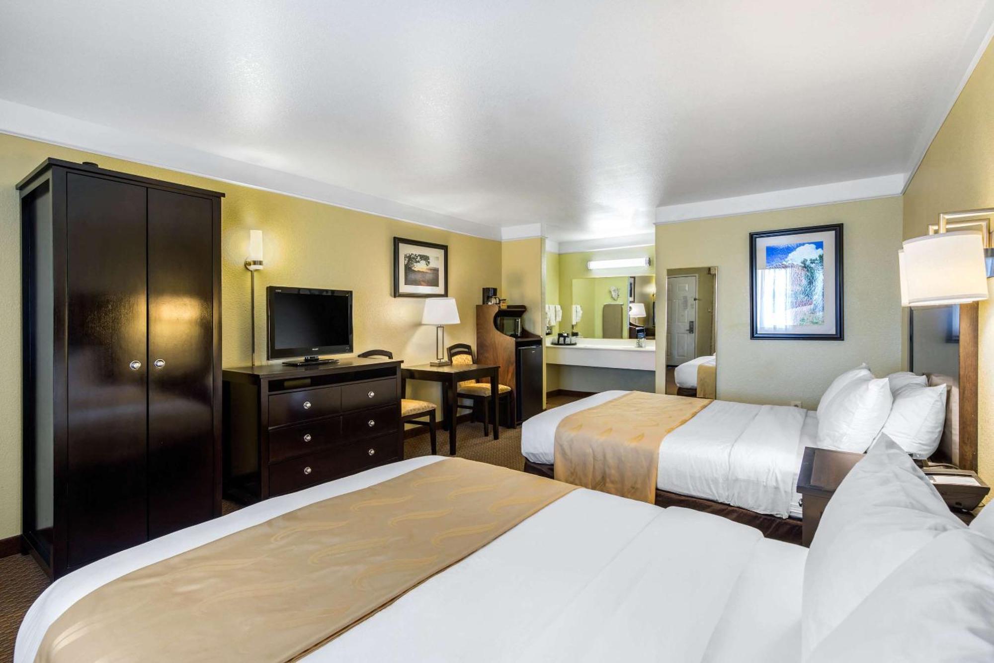 Quality Inn & Suites Gallup I-40 Exit 20 エクステリア 写真