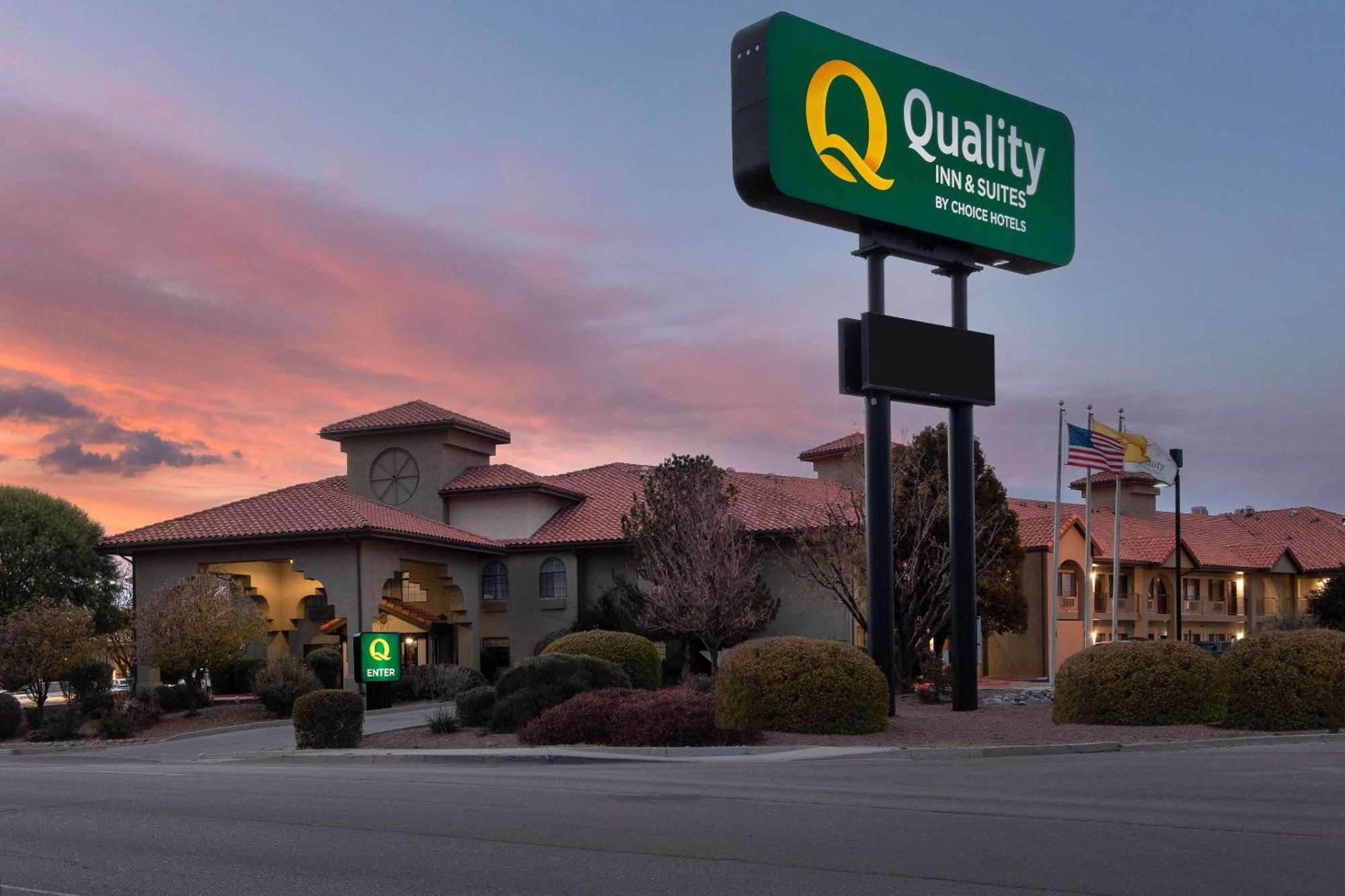 Quality Inn & Suites Gallup I-40 Exit 20 エクステリア 写真