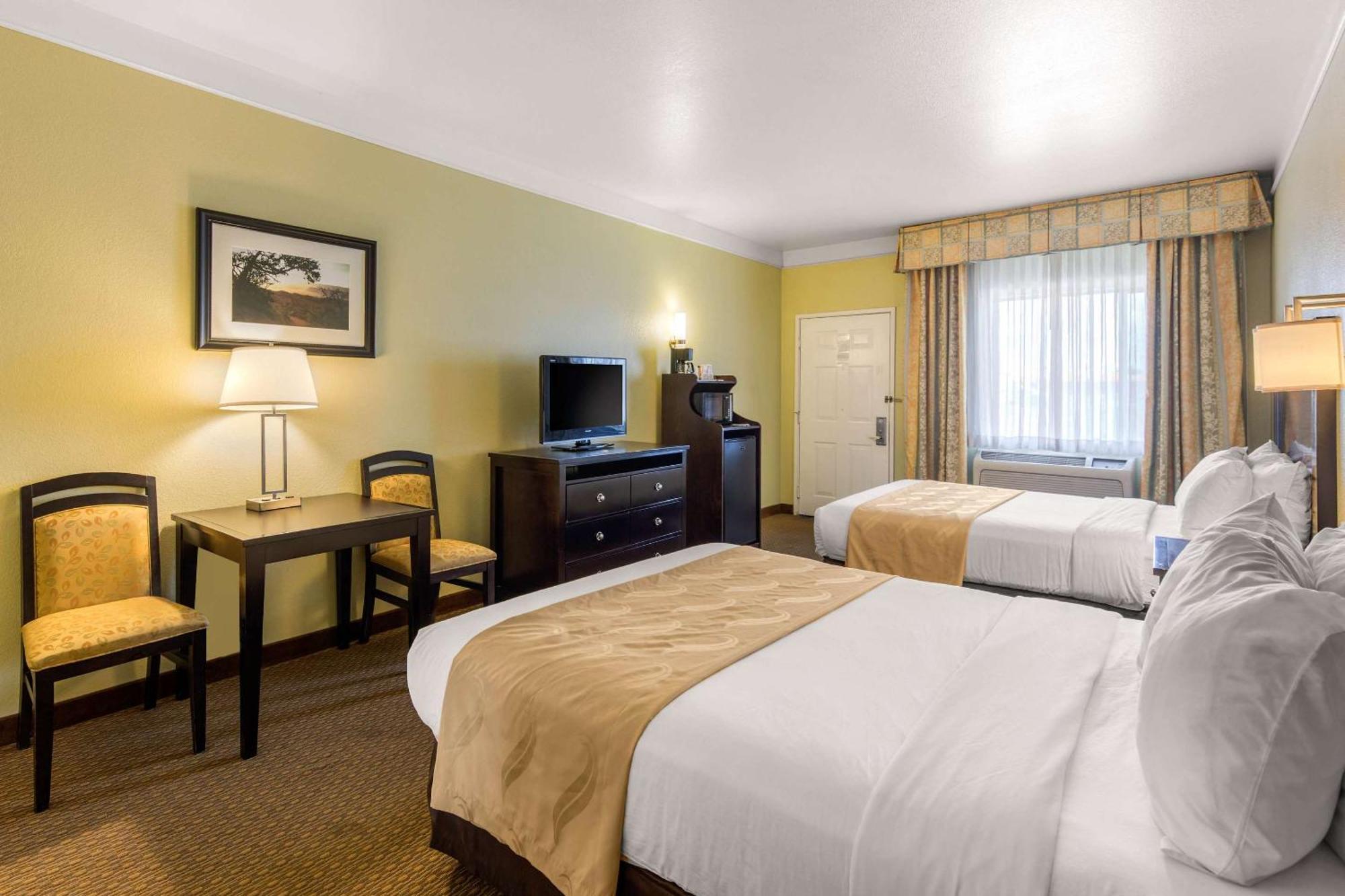 Quality Inn & Suites Gallup I-40 Exit 20 エクステリア 写真